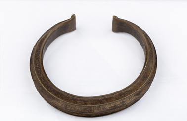 Nkembé Neck Ring – Wealth, Beauty and Danger